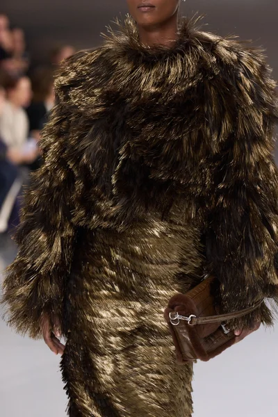 Look 50